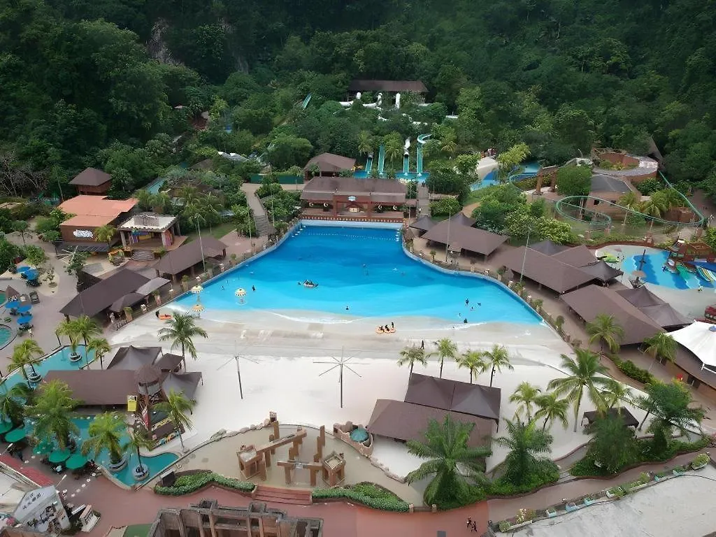 Ipoh Sunway Onsen Themepark Suite 6-11Pax 2Parkin 5*,  Malezya